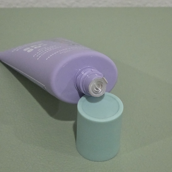 Naked Sunday's SPF50  Collagen Boost Mineral Perfecting Priming Lotion - Picture 6 of 7